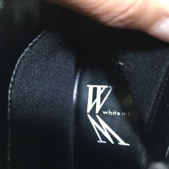 White Mountains leather booties size 7.5 - Picture 6 of 7